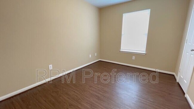 Building Photo - 8114 Record St