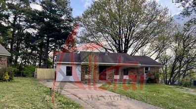 Building Photo - 1580 Gilford Cove E