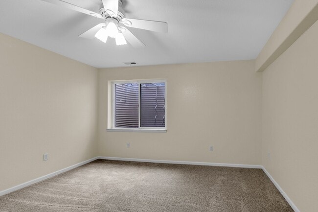 Building Photo - Beautiful home with 5 bedrooms, 3 1/2 bathrooms, 3-car garage available now!