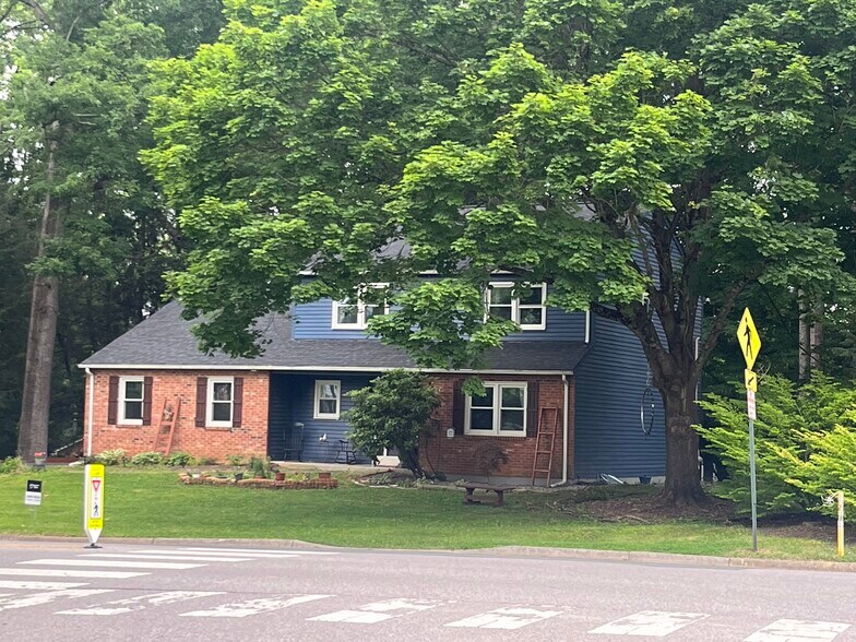 Building Photo - 2803 Tall Oaks Dr
