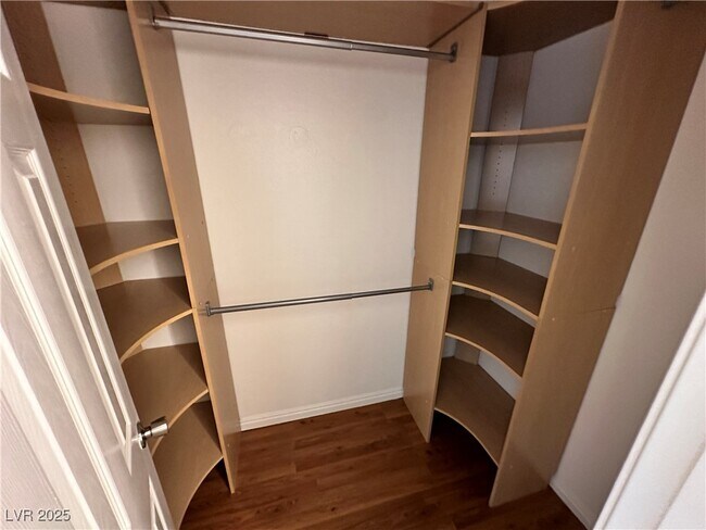 Building Photo - 5290 Panguitch Dr