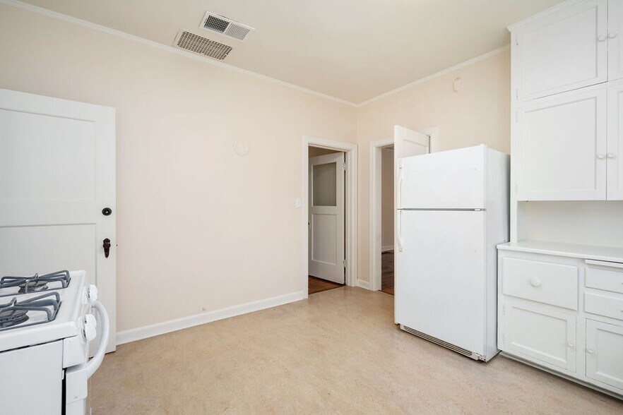 Building Photo - 59 Chorro St