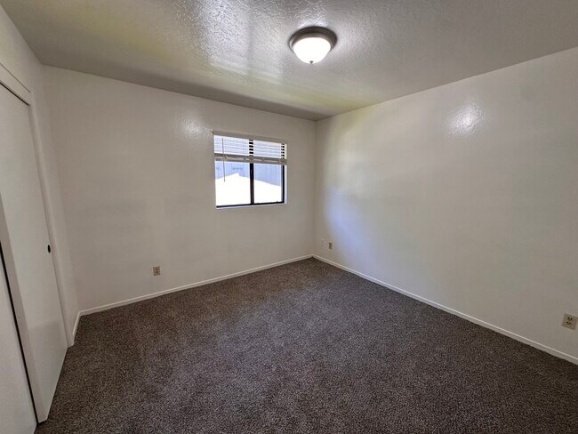 Building Photo - 49400 River Park Rd