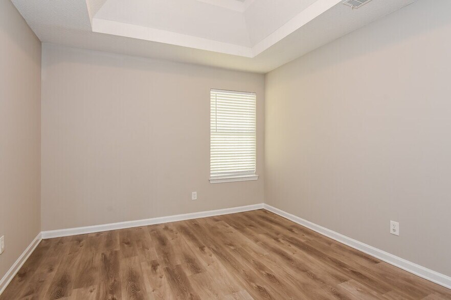 Building Photo - 6964 Foxmoor Way