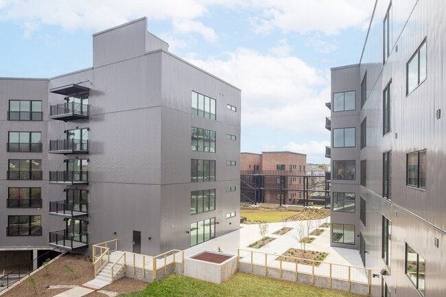 Building Photo - The 1785 Club Athens