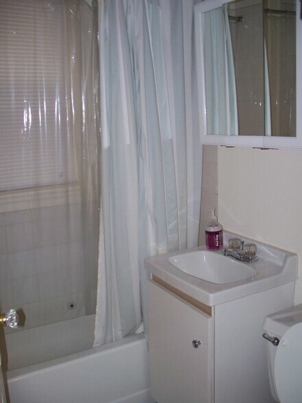 Building Photo - 1665 Commonwealth Ave