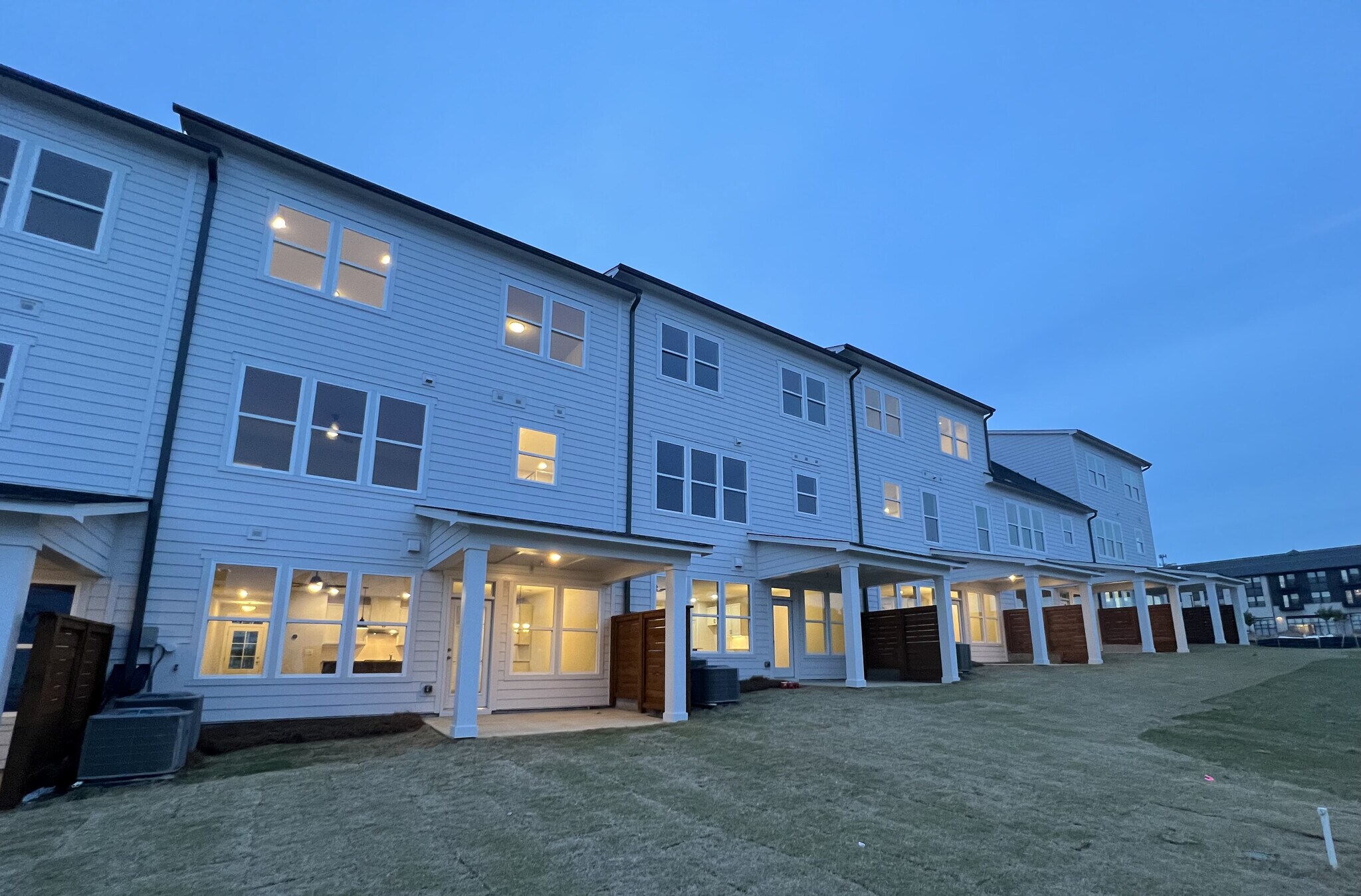 Building Photo - 1245 Willowcrest Way