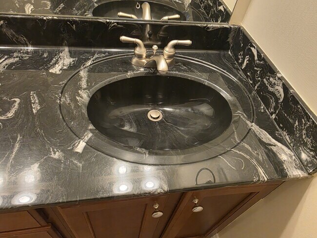 Building Photo - Spacious 4-Bedroom Home for Rent in Kings Grant Fayetteville – 15 Minutes from Fort Bragg