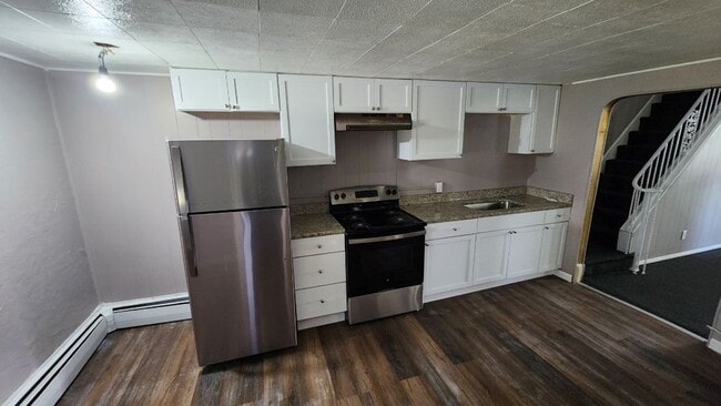 Building Photo - 3 bedroom 1 bathroom