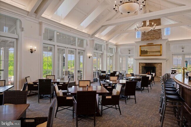 Building Photo - 17414 Southern Shrs Dr