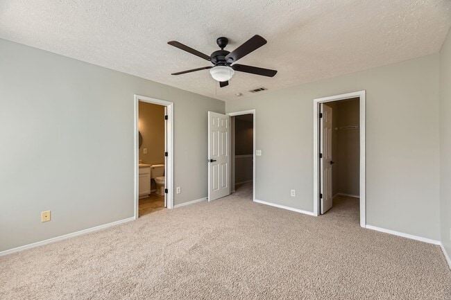 Building Photo - 5855 Monroe Crossing