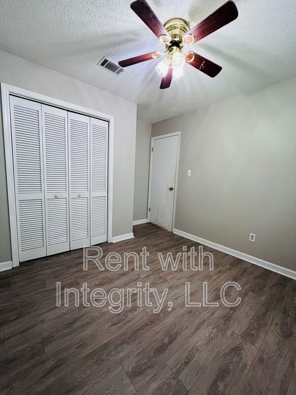 Building Photo - 2661 Faversham Dr