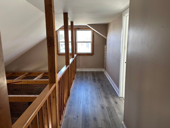 Building Photo - 15 Goen Rd