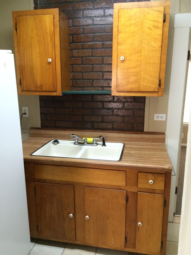 Building Photo - 4207 N Beaver Ave