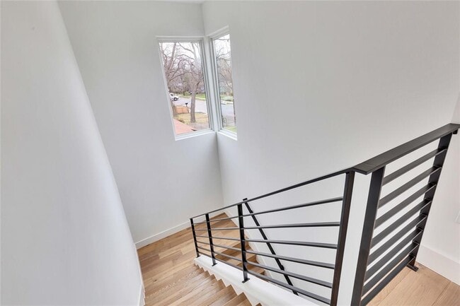 Building Photo - 2509 Euclid Ave
