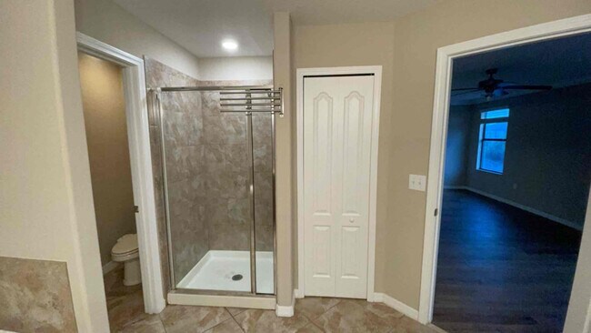 Building Photo - 10808 Whitecap Dr