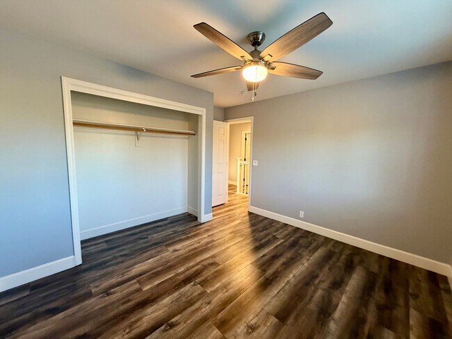 Building Photo - Beautiful 3 Bedroom 2.5 Bathroom Single Fa...