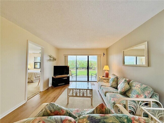 Building Photo - 9490 S Ocean Dr