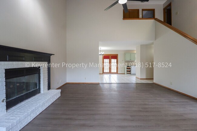 Building Photo - Recently Updated 3 Bed 2.5 Bath in Bixby - Move in Ready!