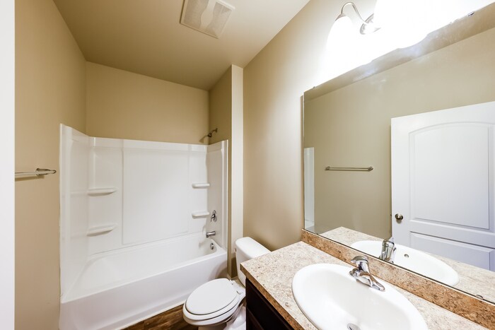 Building Photo - 115 Lazy Oak Dr
