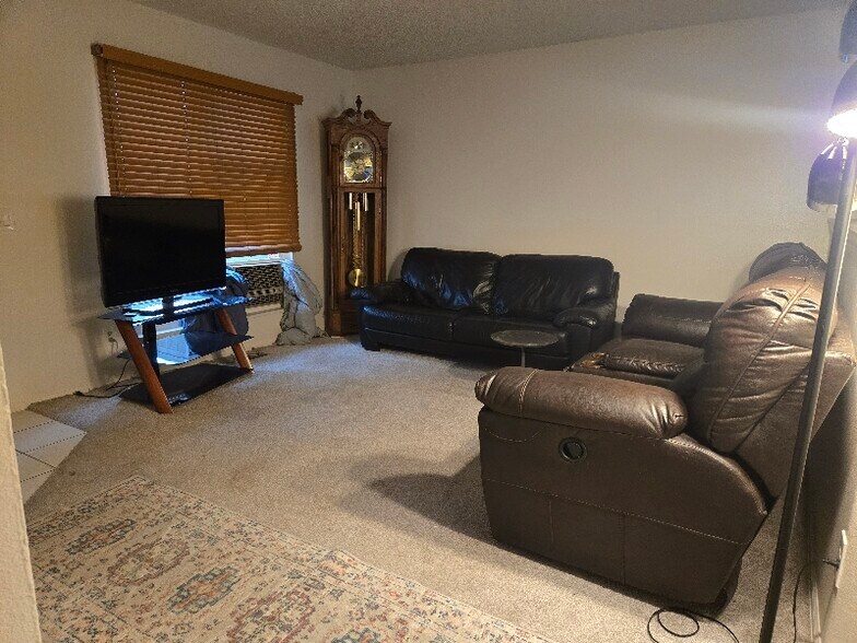 Building Photo - 1570 S Salida Way