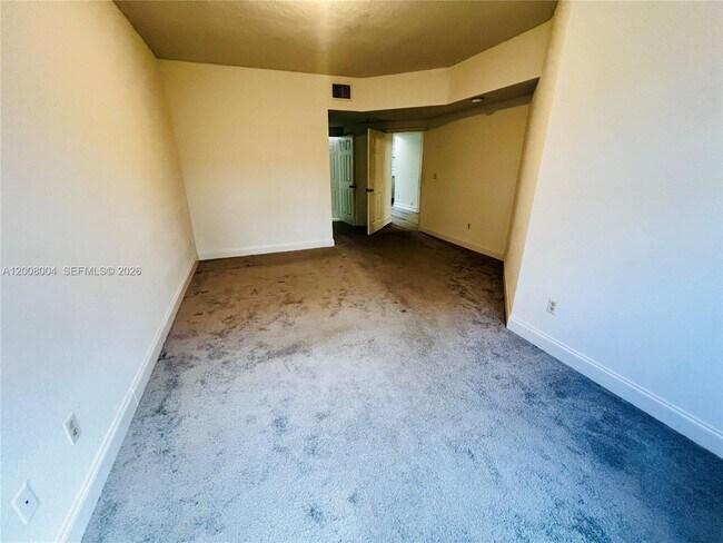 Building Photo - 771 SW 148th Ave