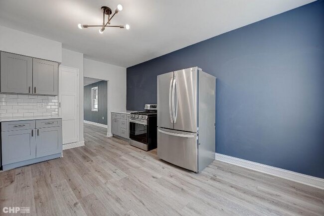 Building Photo - 3810 N Troy St