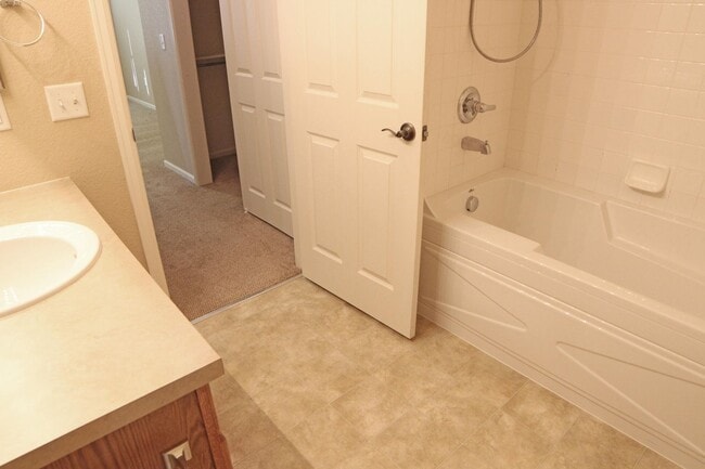 Building Photo - 2107 Grays Peak Dr