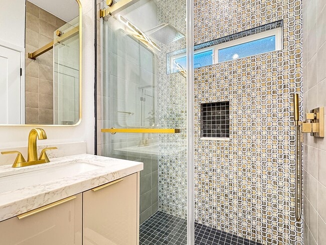 Building Photo - 2197 Jacques Dr