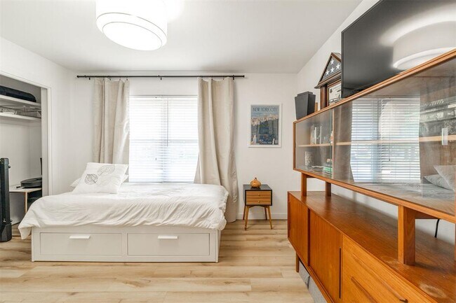 Building Photo - 4824 NW 73rd St