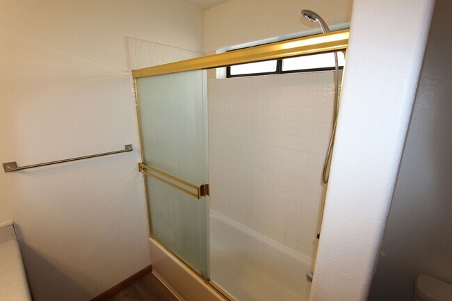 Building Photo - University Highlands Retreat | 3BR/2BA wit...