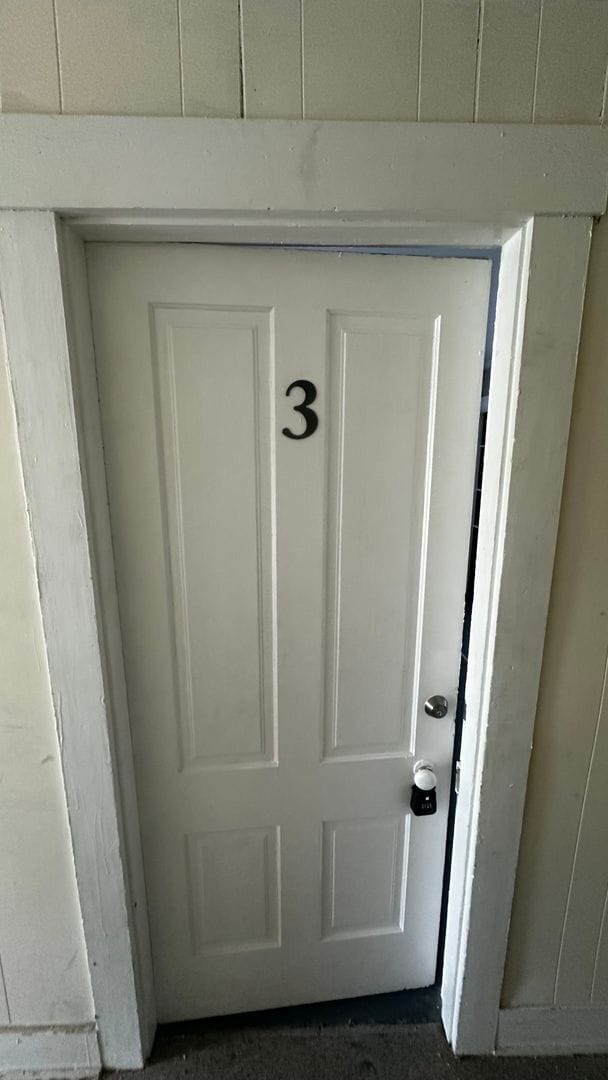 Building Photo - 114 W Main St