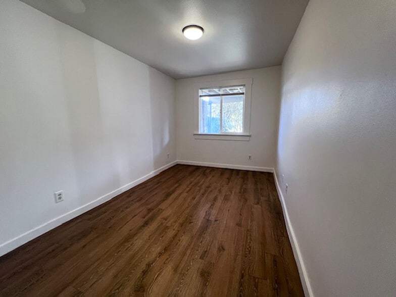 Building Photo - 699 30th St