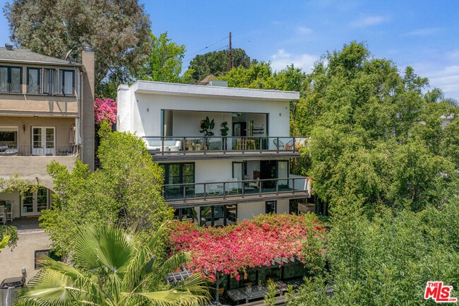 Building Photo - 2300 Ronda Vista Dr