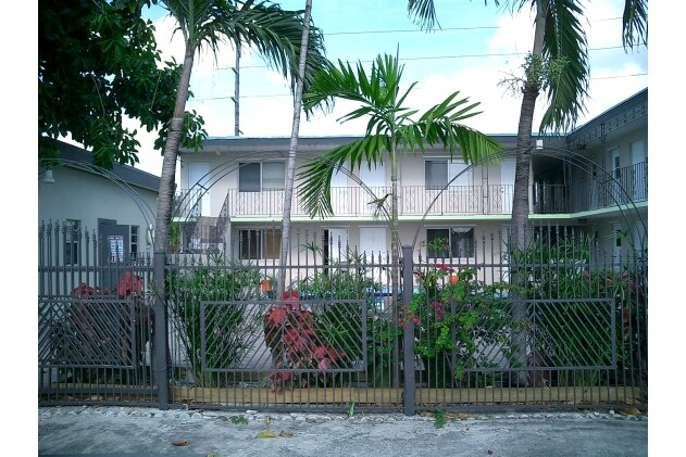 Building Photo - Arthur St Apts LLC