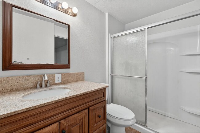 Building Photo - Impressive 5 bed/3 bath twin home in Chubbuck with just under 3000 square feet.