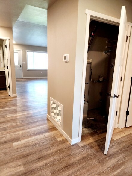 Building Photo - 105 Nieson St