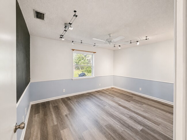 Building Photo - 212 Muskogee Ct