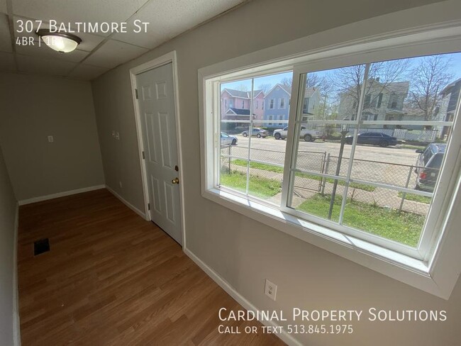 Building Photo - Spacious 4-Bedroom Single Family Home in M...