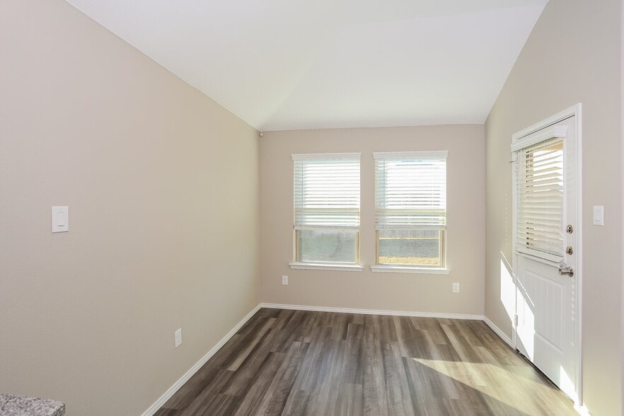 Building Photo - 14425 Jaycee Ln