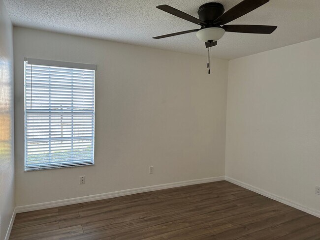 Building Photo - 4801 Huxley Ct