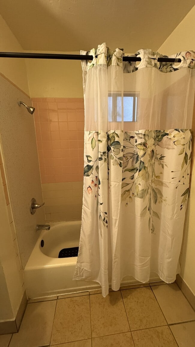 Building Photo - 1248 E 15th St