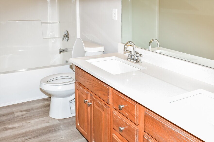 Building Photo - 12805 Coral Sunrise Dr