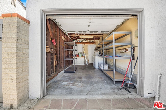 Building Photo - 3020 Dow Ave