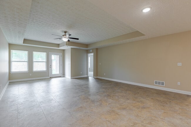 Building Photo - 305 Breckinridge Cir