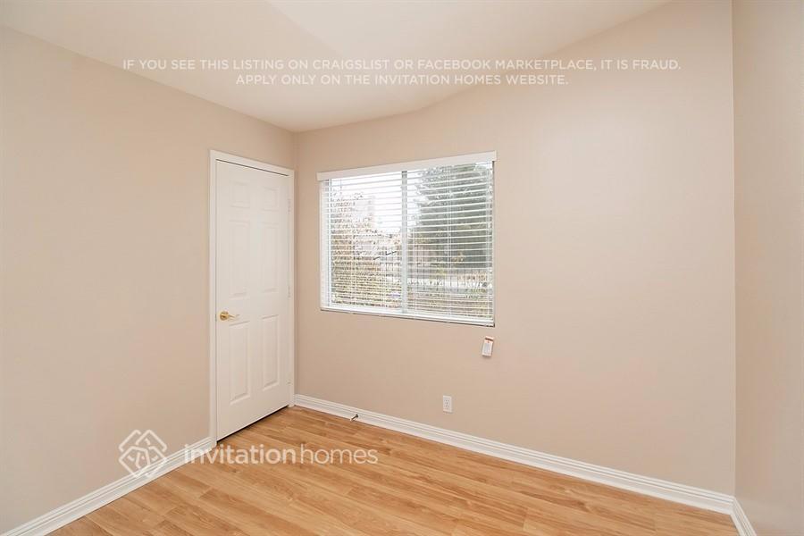 Building Photo - 6105 Desert Haven Rd