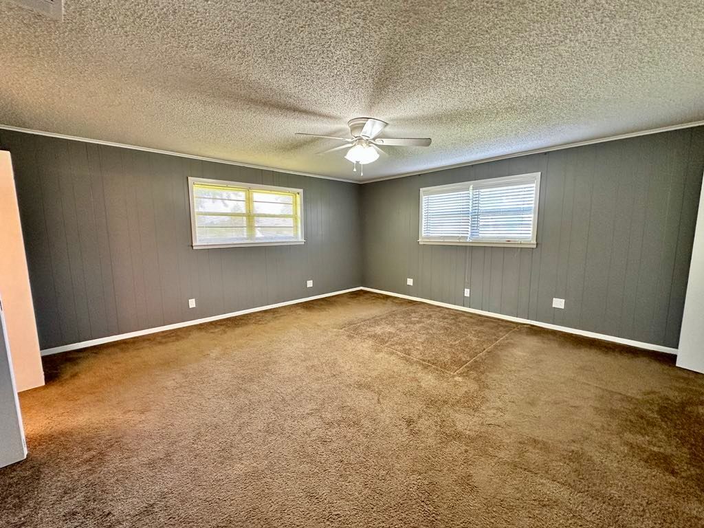 Building Photo - 3710 Hillside Dr