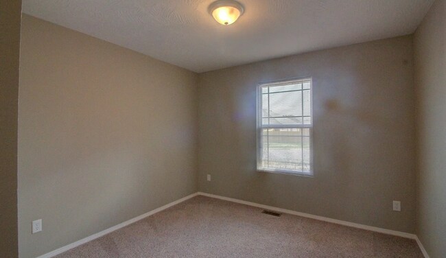 Building Photo - Willard School District - 3 bedroom home with a fenced in yard