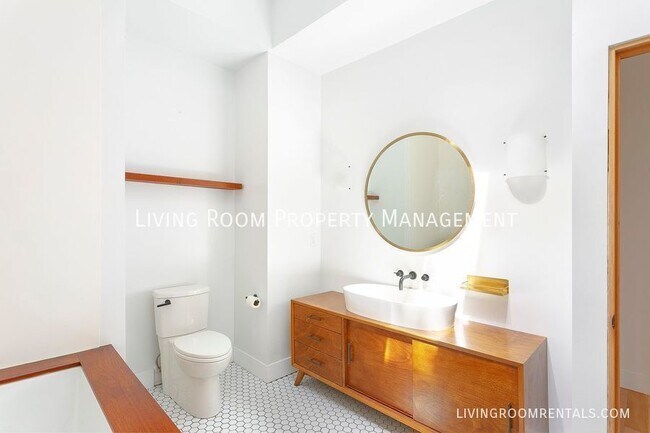 Building Photo - 8616 N Swenson-