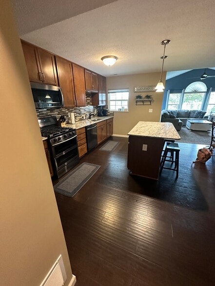 Building Photo - 1735 Chestnut Farms Loop